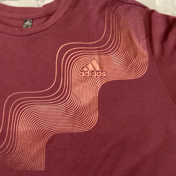 ADIDAS T SHIRT With GOLD DETAILED  ( Color: Burgundy) Size - XL - Picture 2 of 5